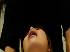 悪徳出張エステの餌食になった爆乳妻　依存性の高いとろっとろの媚薬を大きなおっぱいに塗り付けられる快楽にハマって連日中出し懇願　天野碧　サンプル画像07